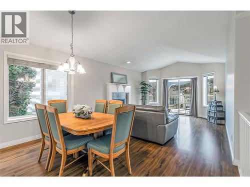 1490 Feedham Avenue, Kelowna, BC - Indoor Photo Showing Dining Room