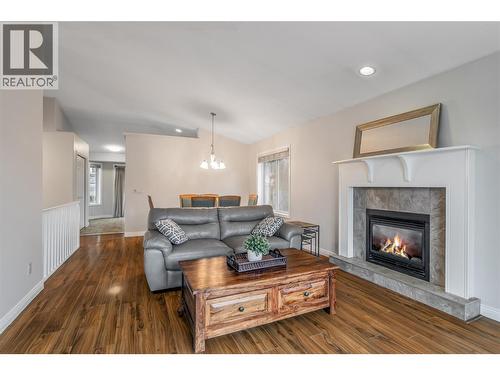 1490 Feedham Avenue, Kelowna, BC - Indoor Photo Showing Living Room With Fireplace