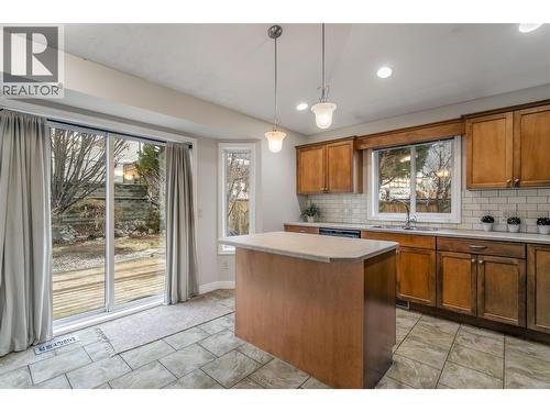 1490 Feedham Avenue, Kelowna, BC - Indoor Photo Showing Kitchen With Double Sink