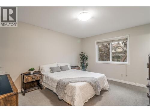 1490 Feedham Avenue, Kelowna, BC - Indoor Photo Showing Bedroom