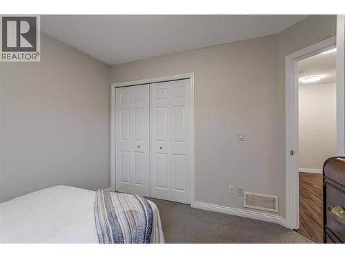1490 Feedham Avenue, Kelowna, BC - Indoor Photo Showing Bedroom