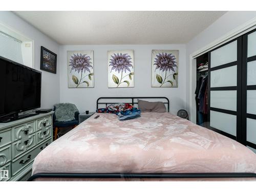 514 River Pt Nw, Edmonton, AB - Indoor Photo Showing Bedroom