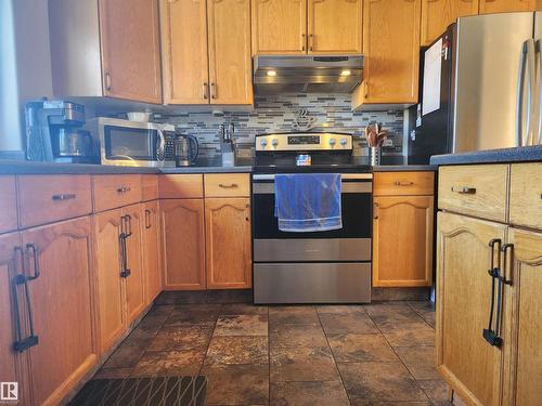 514 River Pt Nw, Edmonton, AB - Indoor Photo Showing Kitchen