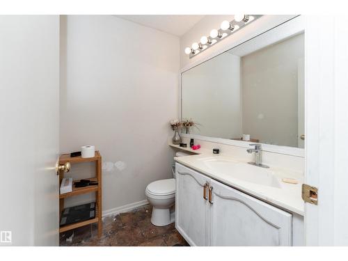 514 River Pt Nw, Edmonton, AB - Indoor Photo Showing Bathroom