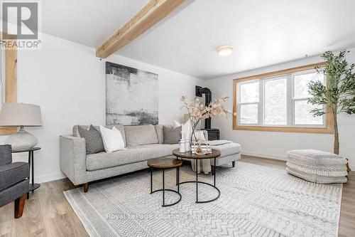 80 Concession 8 Road E, Tiny, ON - Indoor Photo Showing Living Room