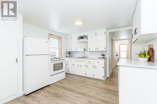 80 Concession 8 Road E, Tiny, ON - Indoor Photo Showing Kitchen