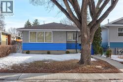 139 Smith STREET N  Regina, SK S4R 3B3