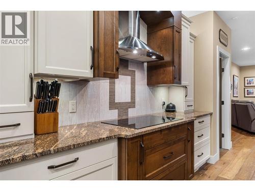 539 Carnoustie Drive, Kelowna, BC - Indoor Photo Showing Kitchen
