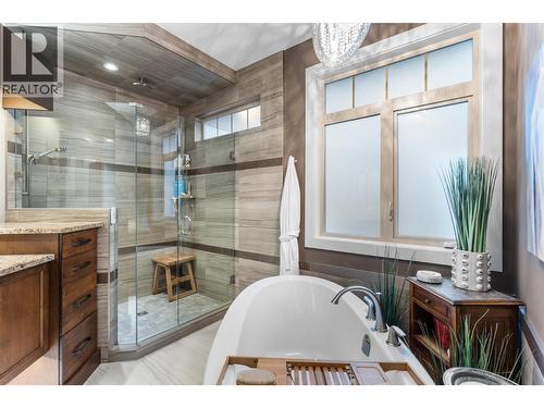 539 Carnoustie Drive, Kelowna, BC - Indoor Photo Showing Bathroom