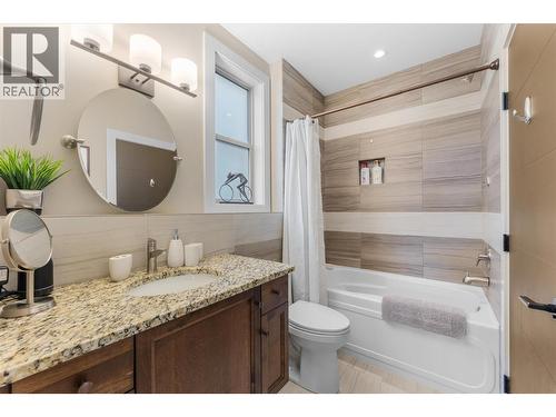 539 Carnoustie Drive, Kelowna, BC - Indoor Photo Showing Bathroom