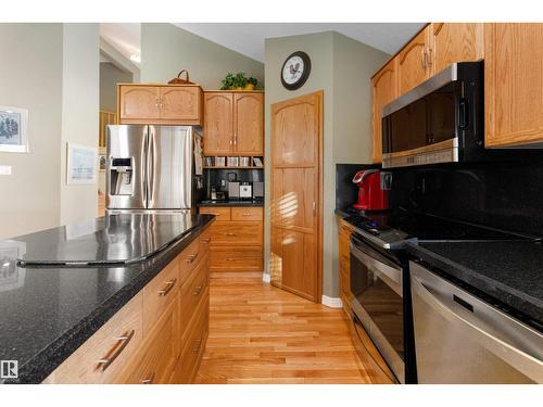519 Buchanan Rd Nw, Edmonton, AB - Indoor Photo Showing Kitchen