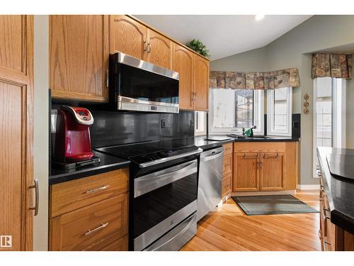 519 Buchanan Rd Nw, Edmonton, AB - Indoor Photo Showing Kitchen