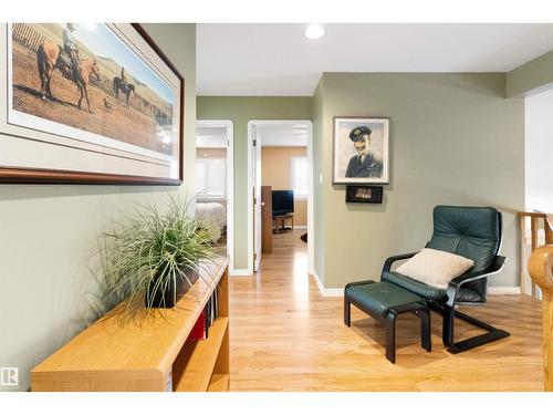 519 Buchanan Rd Nw, Edmonton, AB - Indoor Photo Showing Other Room