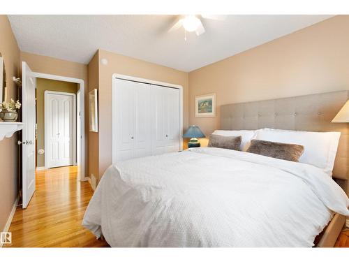 519 Buchanan Rd Nw, Edmonton, AB - Indoor Photo Showing Bedroom