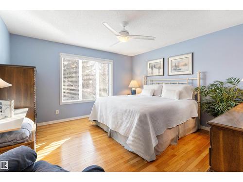 519 Buchanan Rd Nw, Edmonton, AB - Indoor Photo Showing Bedroom
