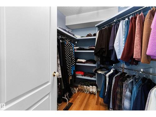 519 Buchanan Rd Nw, Edmonton, AB - Indoor With Storage