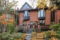 17 BERTMOUNT AVENUE  Toronto, ON M4M 2X8