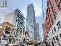 701 - 101 PETER STREET  Toronto, ON M5V 2G9
