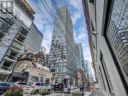 701 - 101 PETER STREET  Toronto, ON M5V 2G9