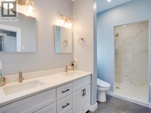 4351 Quebec Ave, Powell River, BC - Indoor Photo Showing Bathroom