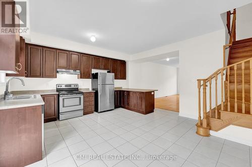 39 Sea Drifter Crescent, Brampton, ON - Indoor Photo Showing Kitchen