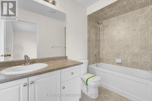 39 Sea Drifter Crescent, Brampton, ON - Indoor Photo Showing Bathroom
