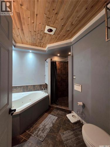2011 Main Street, Edam, SK - Indoor Photo Showing Bathroom