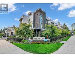 101 2035 GLENAIRE DRIVE  North Vancouver, BC V7P 1Y2