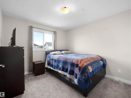 5423 Chappelle Rd Sw, Edmonton, AB - Indoor Photo Showing Bedroom