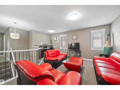 20641 97A Av Nw, Edmonton, AB - Indoor Photo Showing Living Room