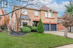 1104 AMBERCROFT LANE Oakville, ON L6M 1Z2