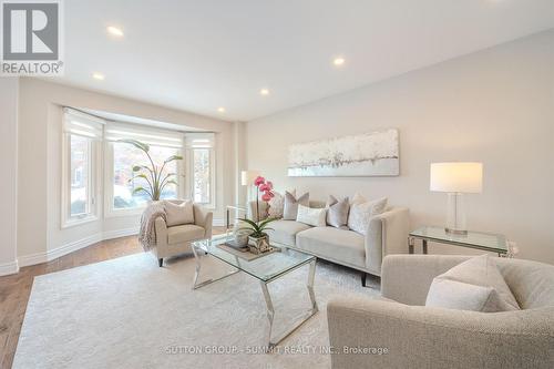 1104 Ambercroft Lane, Oakville, ON - Indoor Photo Showing Other Room
