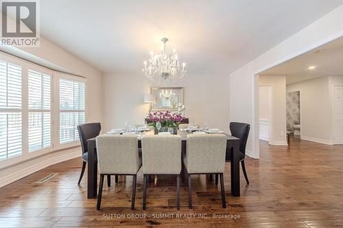 1104 Ambercroft Lane, Oakville, ON - Indoor Photo Showing Living Room