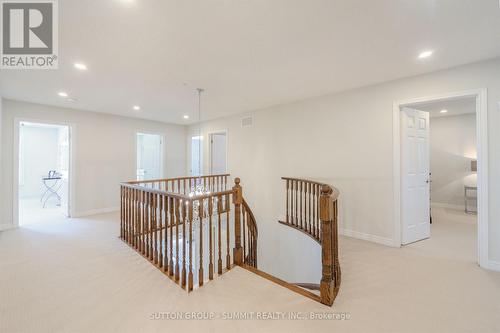 1104 Ambercroft Lane, Oakville, ON - Indoor Photo Showing Laundry Room