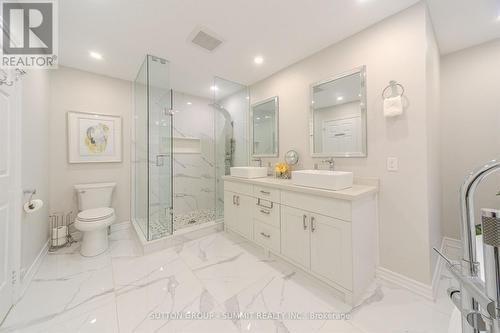 1104 Ambercroft Lane, Oakville, ON - Indoor Photo Showing Bedroom