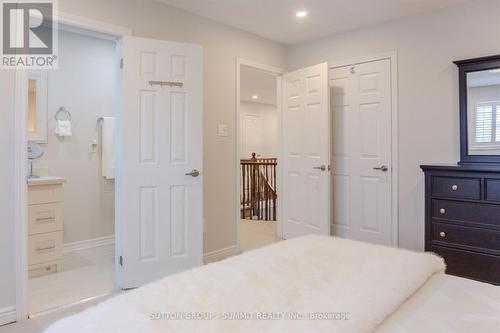 1104 Ambercroft Lane, Oakville, ON - 