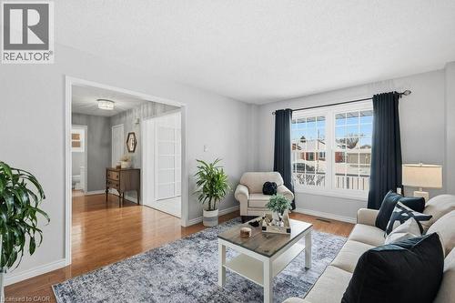 60 Mctague Drive, Cambridge, ON - Indoor Photo Showing Living Room