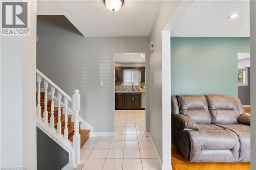 25 Burke Drive, Caledonia, ON - Indoor Photo Showing Other Room