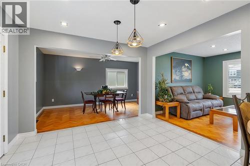 25 Burke Drive, Caledonia, ON - Indoor Photo Showing Other Room