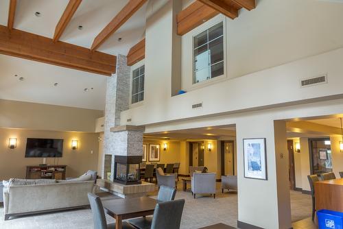 438-1099 Sunset Drive, Kelowna, BC - Indoor