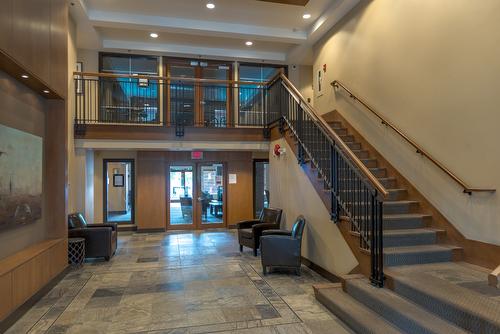 438-1099 Sunset Drive, Kelowna, BC - Indoor Photo Showing Other Room