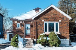 56 Ash Crescent  Toronto, ON M8W 1E6