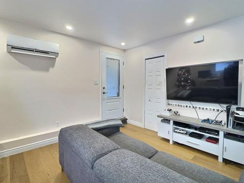 Bachelor - 57  - 57A 47E Avenue, Saint-Eustache, QC - Indoor