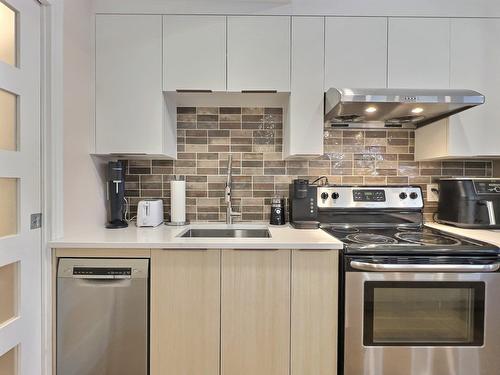 Bachelor - 57  - 57A 47E Avenue, Saint-Eustache, QC - Indoor Photo Showing Kitchen With Upgraded Kitchen