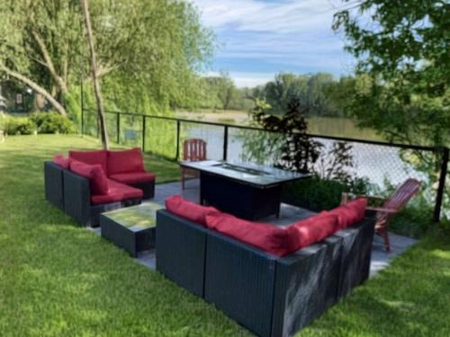 Backyard - 57  - 57A 47E Avenue, Saint-Eustache, QC - Outdoor With Body Of Water