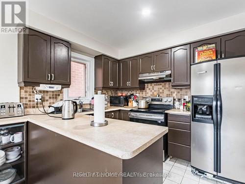 69 Red Maple Drive, Brampton, ON - Indoor Photo Showing Kitchen