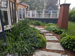 The gardens flower from early spring to late fall - 