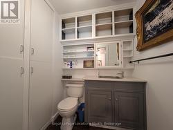 2 pc bathroom close to porch and pool - 