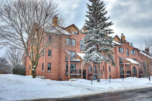 4-3045 Rue Pierre-Thomas-Hurteau  Longueuil (Saint-Hubert), QC J3Y 8K6