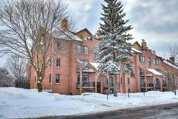 4-3045 Rue Pierre-Thomas-Hurteau  Longueuil (Saint-Hubert), QC J3Y 8K6